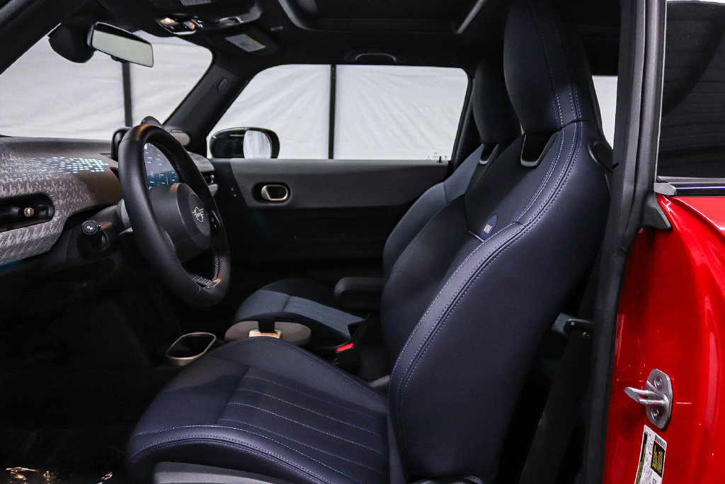 Used 2026 MINI Cooper 2-Door Hardtop FWD image 19