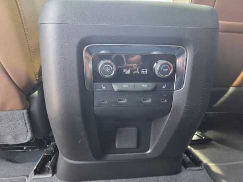 Used 2026 Chevrolet Tahoe High Country AWD/4WD image 43