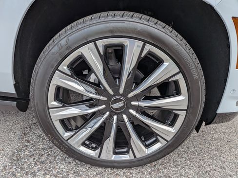 New 2026 Cadillac Escalade Luxury w/ Touring Package AWD/4WD image 12
