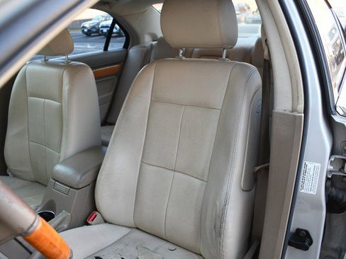 Used 2008 Lincoln MKZ image 17