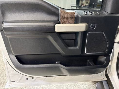 Used 2018 Ford F250 Lariat w/ Lariat Ultimate Package image 22