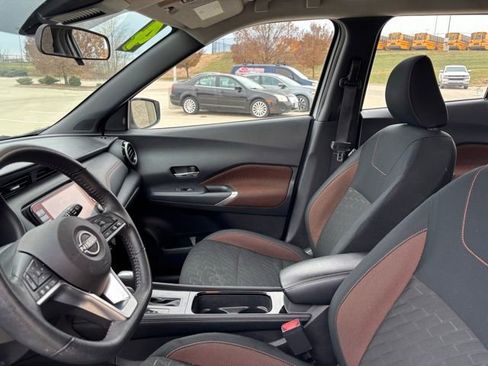 Used 2024 Nissan Kicks SR image 25