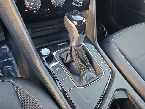 Used 2023 Volkswagen Taos SE image 37