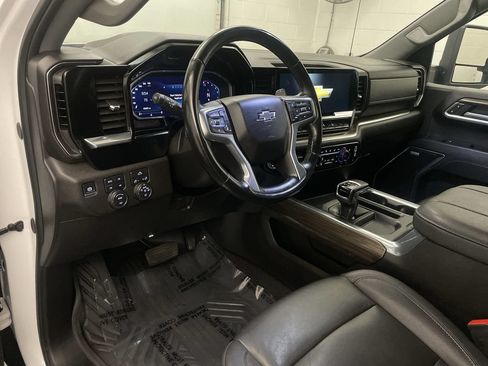 Used 2024 Chevrolet Silverado 1500 RST w/ Convenience Package II AWD/4WD image 4