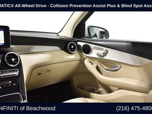 Used 2017 Mercedes-Benz GLC 300 4MATIC image 16