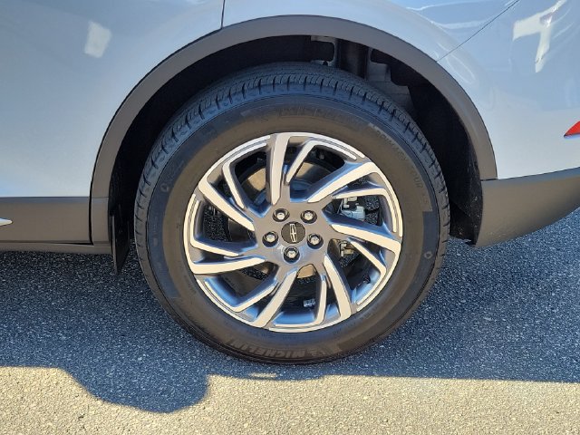 Used 2025 Lincoln Corsair AWD w/ Equipment Group 101A image 29