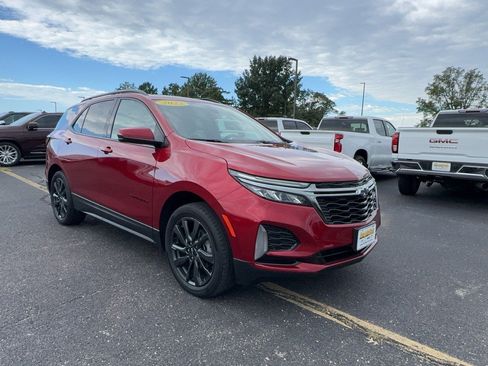 Certified 2023 Chevrolet Equinox RS w/ RS Leather Package AWD/4WD image 2