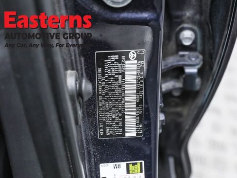 Used 2021 Toyota Corolla LE image 33