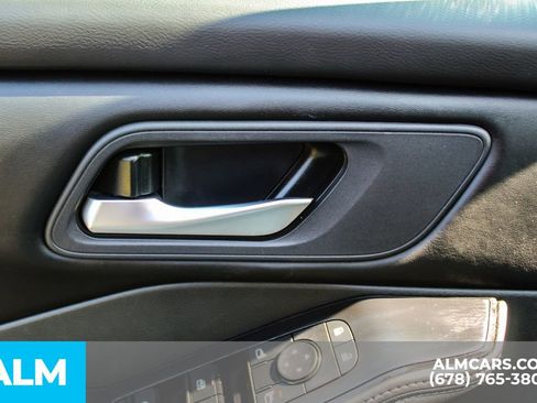 Used 2025 Nissan Rogue SV FWD image 37