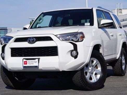 Used 2016 Toyota 4Runner SR5 image 3