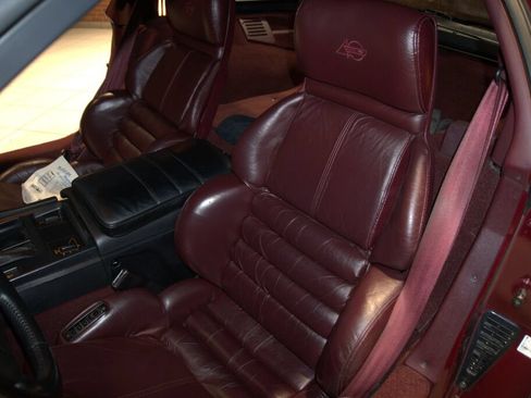 Used 1993 Chevrolet Corvette Coupe RWD image 32