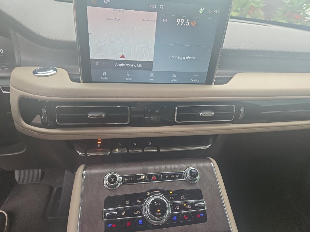 Used 2023 Lincoln Aviator Reserve w/ Equipment Group 201A AWD/4WD image 10