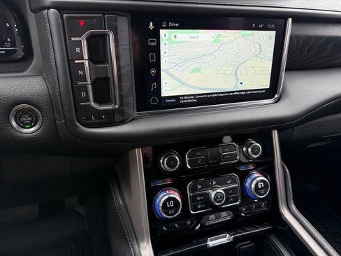 Used 2023 GMC Yukon XL Denali image 12