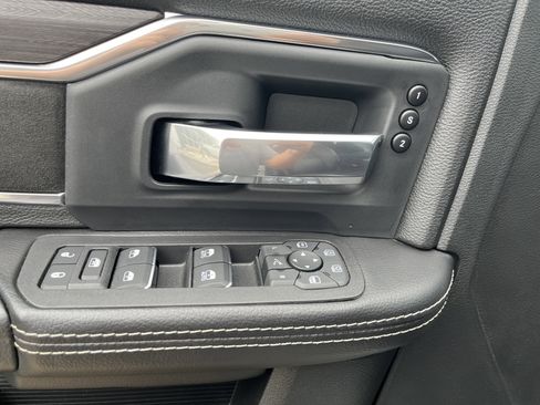 Used 2025 RAM 3500 Laramie AWD/4WD image 56