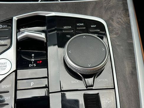 Certified 2023 BMW X7 xDrive40i w/ Premium Package AWD/4WD image 26