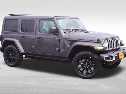 Certified 2025 Jeep Wrangler Sahara 4xe w/ Safety Group image 3