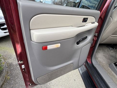 Used 2002 Chevrolet Suburban LS image 19