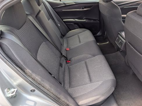 Used 2025 Toyota Camry LE FWD image 5