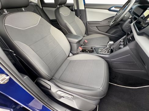 Certified 2023 Volkswagen Taos SE w/ Panoramic Sunroof Package FWD image 30