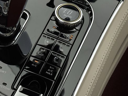 Certified 2024 Bentley Continental GT image 28