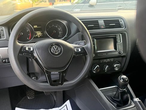 Used 2017 Volkswagen Jetta S w/ Jetta S Cold Weather Package FWD image 17