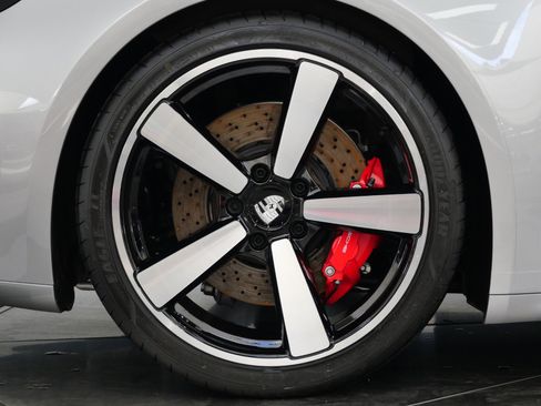 Used 2025 Porsche 911 Carrera S image 40