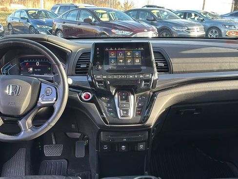 Used 2024 Honda Odyssey Elite image 12