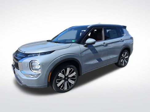 New 2025 Mitsubishi Outlander SEL image 2