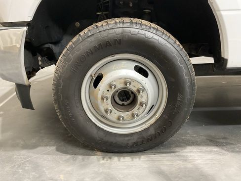 Used 2019 Ford F350 XL w/ XL Value Package image 5