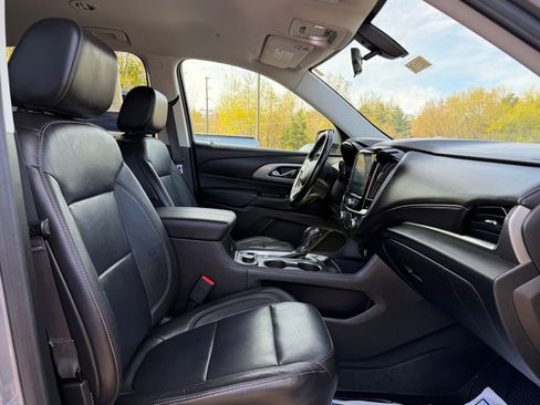 Used 2019 Chevrolet Traverse LT w/ LPO, Floor Liner Package AWD/4WD image 13