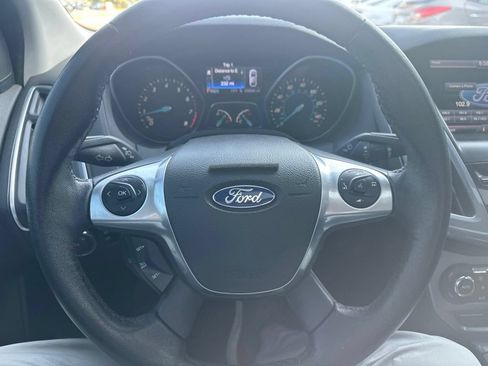 Used 2014 Ford Focus Titanium FWD image 11