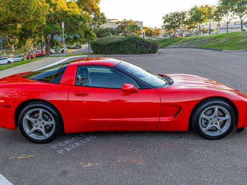 Used 2004 Chevrolet Corvette Coupe image 3