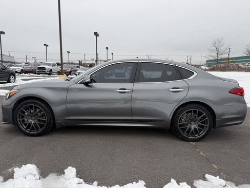 Used 2017 INFINITI Q70 3.7 w/ Technology Package image 3