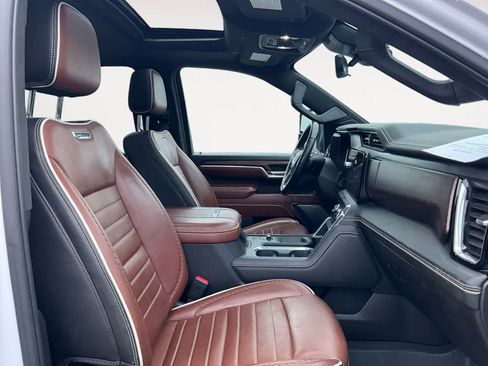 Used 2024 GMC Sierra 3500 Denali Ultimate image 18