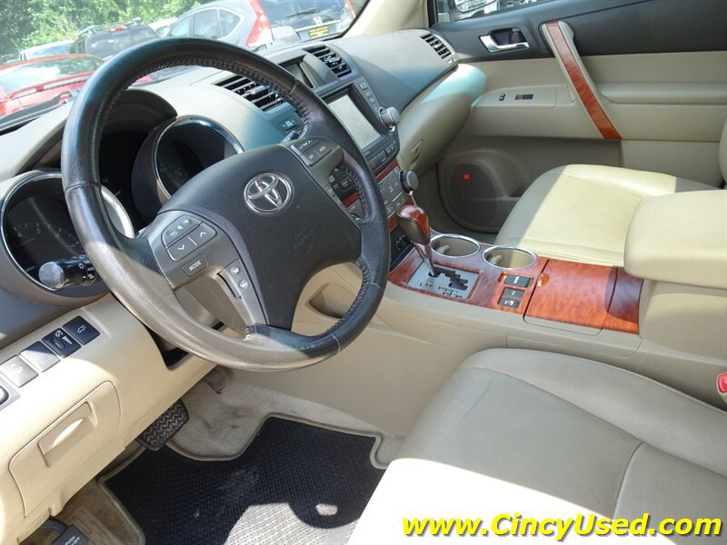 Used 2010 Toyota Highlander Limited w/ Extra Value Pkg 8 AWD/4WD image 12
