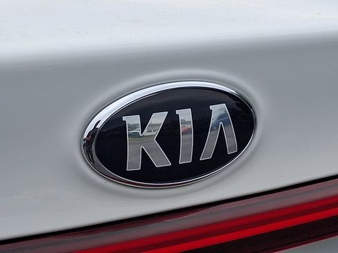 Used 2021 Kia Forte LXS FWD image 30