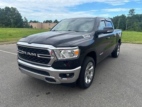 Used 2022 RAM 1500 Big Horn AWD/4WD image 3