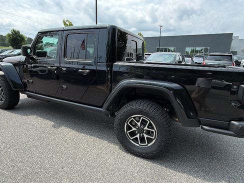 Certified 2026 Jeep Gladiator Rubicon w/ Steel Power Dome Hood Package AWD/4WD image 10
