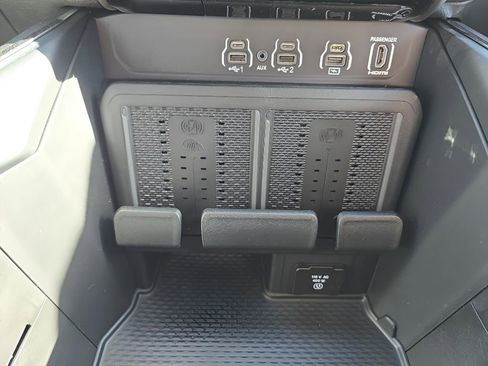 New 2026 RAM 1500 Laramie AWD/4WD image 24