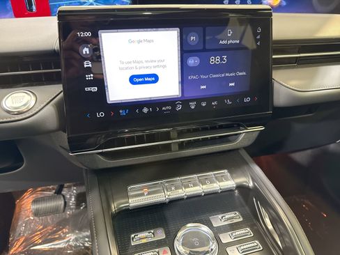 New 2025 Lincoln Nautilus Reserve image 19