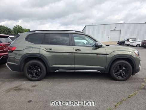 Used 2024 Volkswagen Atlas Peak Edition SE AWD/4WD image 5