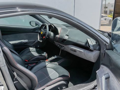 Used 2018 Ferrari 488 GTB RWD image 57