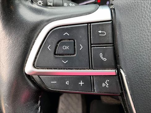 Used 2020 Toyota Highlander Limited FWD image 22