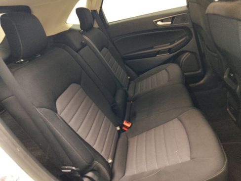 Used 2020 Ford Edge SE FWD image 19