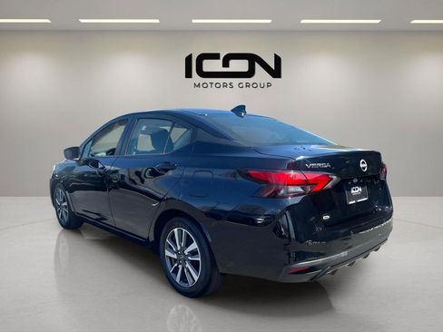 Used 2025 Nissan Versa SV FWD image 3