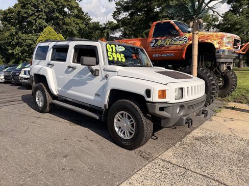 Used 2007 HUMMER H3 AWD/4WD image 2
