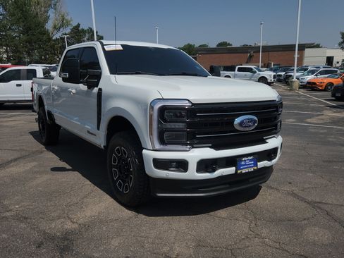 Certified 2025 Ford F350 Platinum w/ FX4 Off-Road Package AWD/4WD image 14