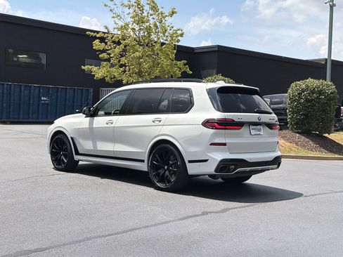 Used 2024 BMW X7 M60i w/ Climate Comfort Package AWD/4WD image 16