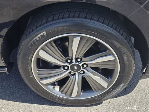 Certified 2019 Lincoln Navigator Reserve AWD/4WD image 20