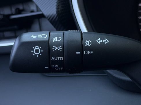 Used 2024 Toyota Highlander XSE FWD image 23